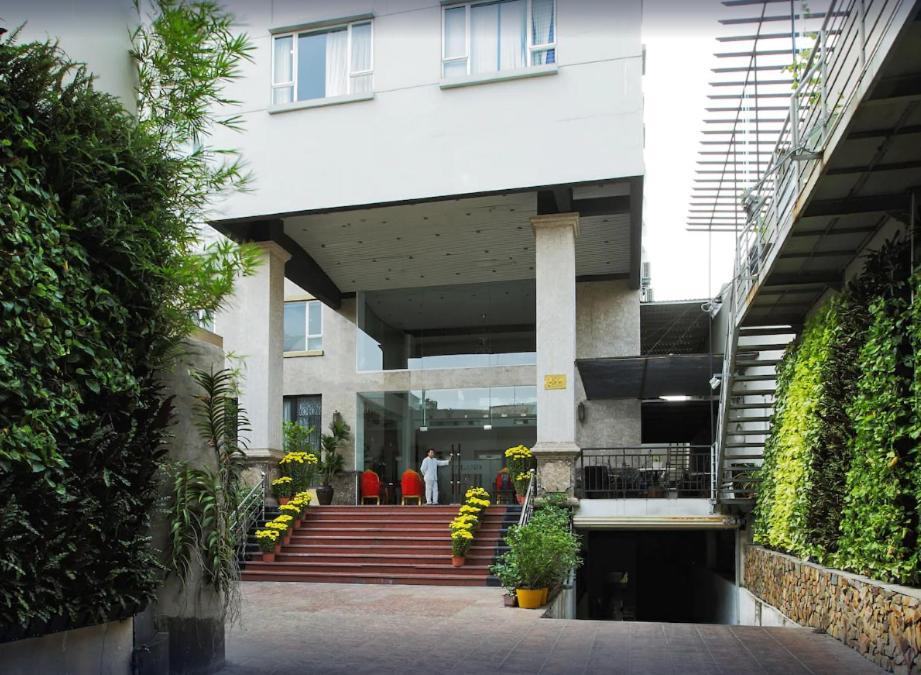 Cozrum Lux - The Arrivals Hotel Ho Chi Minh-staden Exteriör bild
